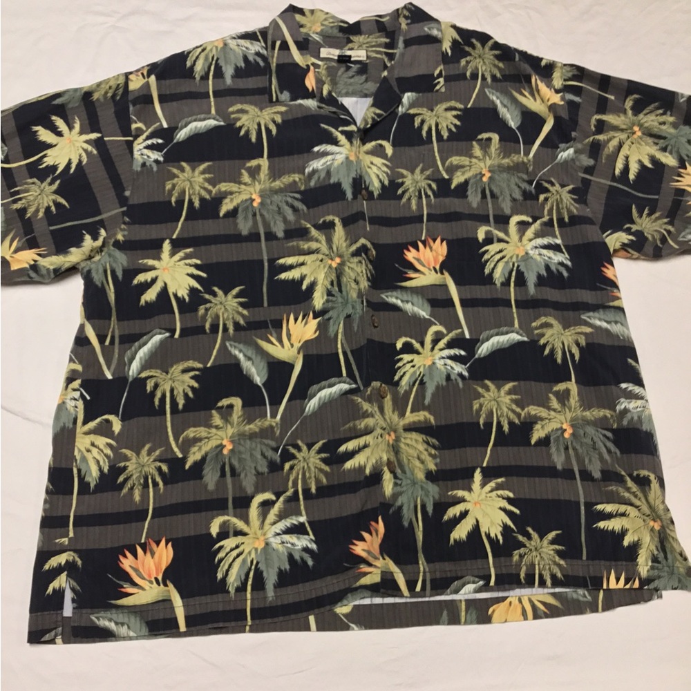Tommy Bahama Black and Green Tropical 100% Silk Camp Shirt, EUC Men's Shirt XXL